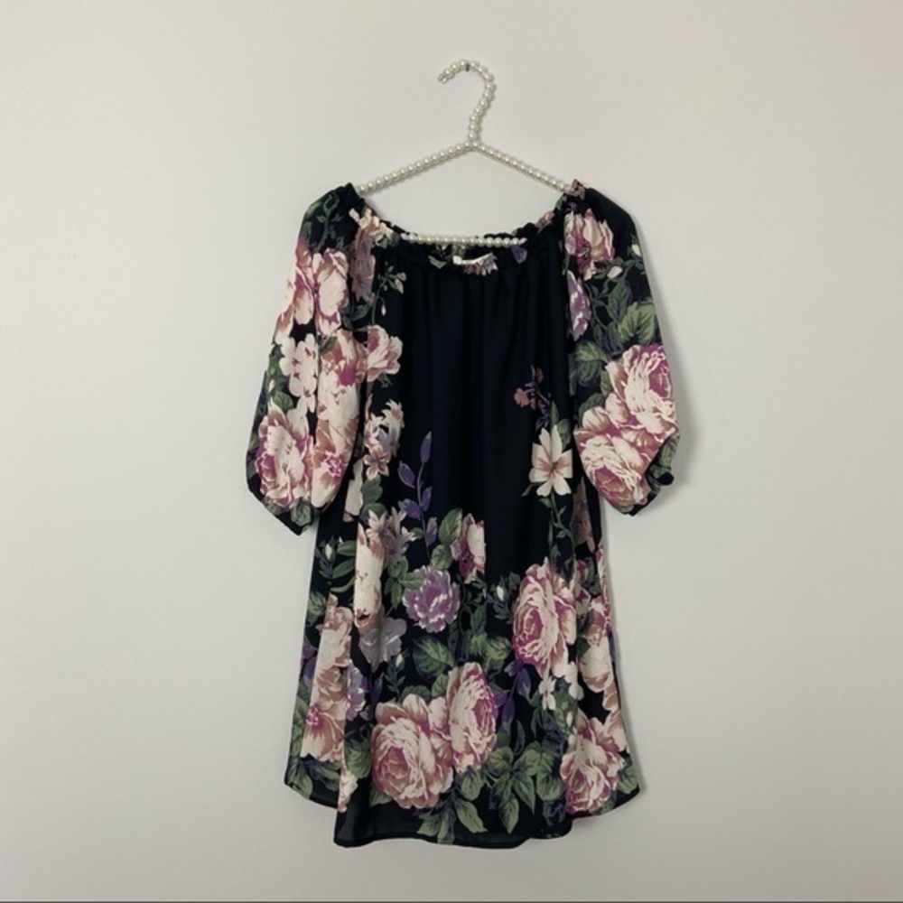 Miami from Francesca's Size S Lined Floral Dress